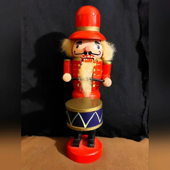 Vintage 9 inch Tall Drummer Nutcracker Figurine - Picture 1 of 13